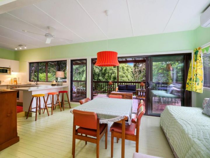 Lovely Beachside Hideaway with Spacious Patio Guest house, Bateau Bay - imaginea 8