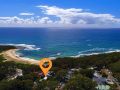Lovely Beachside Hideaway with Spacious Patio Guest house, Bateau Bay - thumb 5