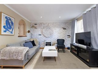 RIC001 Lovely, cosy, 3-bedroom unit with parking and WiFi Apartment, South Australia - 2