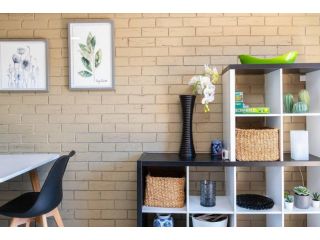 RIC001 Lovely, cosy, 3-bedroom unit with parking and WiFi Apartment, South Australia - 5
