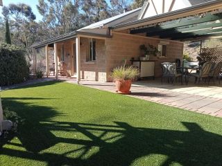 Riesling Trail & Clare Valley Cottages Hotel, Clare - 2