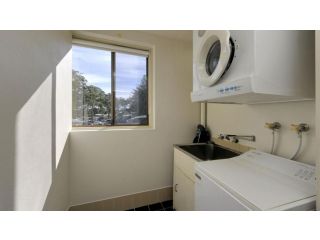 Right on the sands at Little Beach and walk to the heart of Nelson Bay Apartment, Nelson Bay - 4