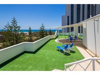 Ritz Resort - Heated Pool Aparthotel, Gold Coast - 2