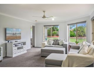 RIVE25G - Coomera Family - Outdoor dining - near Theme Parks Guest house, Gold Coast - 2