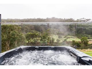 River House - A stunning riverside retreat Guest house, Wye River - 3
