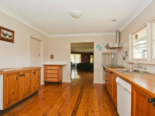Riverbend - STAY 3 PAY 2 Guest house, Robertson - 5