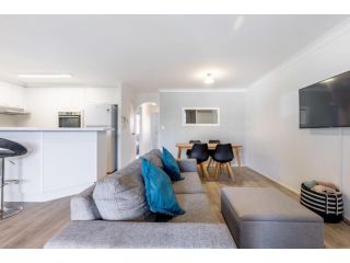 Riverfront Unit in Surfers Paradise NEW Apartment, Gold Coast - 5