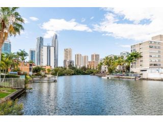 Riverfront Unit in Surfers Paradise NEW Apartment, Gold Coast - 1