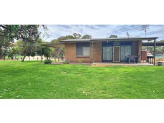 Riversands Rest Accommodation Paringa - Coobah Cottage Guest house, Renmark - 4