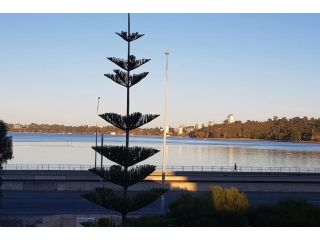 Riverside 2 bedroom with South Perth Peninsula Views Apartment, Perth - 2