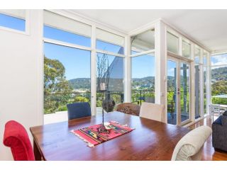 Riverview Views of Ocean and River Guest house, Lorne - 3