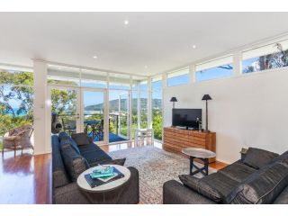 Riverview Views of Ocean and River Guest house, Lorne - 4