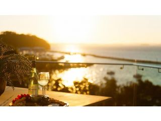 Riviera - Panoramic Water Views In The Heart Of Nelson Bay Guest house, Nelson Bay - 1