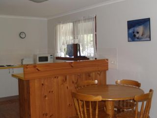 Rocky Beach Cottage 26 Pacific Drive Guest house, Port Macquarie - 3