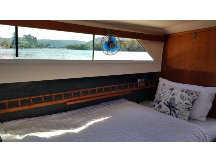 Romantic and Comfy Boat Stay Boat, Woy Woy - imaginea 3