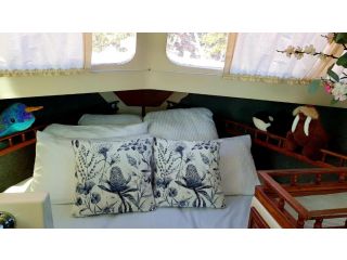Romantic and Comfy Boat Stay Boat, Woy Woy - 1