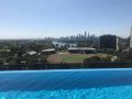 Rooftop infinity pool - St Kilda luxury Apartment, Australia - thumb 14