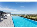Rooftop infinity pool - St Kilda luxury Apartment, Australia - thumb 2