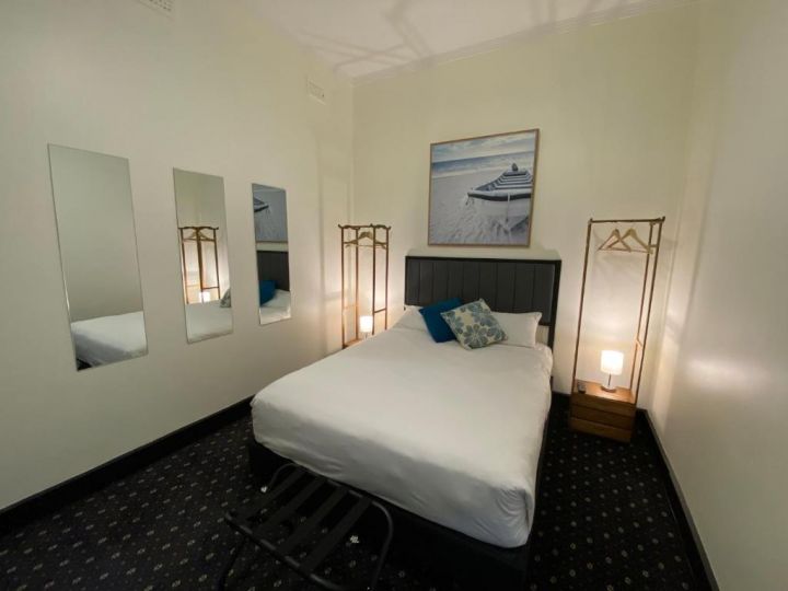 Rooms at Carboni&#x27;s Hotel, Ballarat - imaginea 5