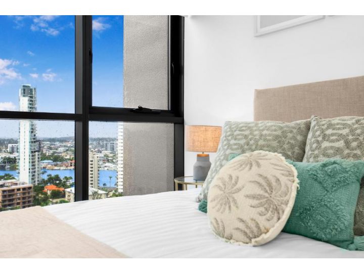 Roomy Apartment with Balcony, Parking, Ocean Views Apartment, Gold Coast - imaginea 10