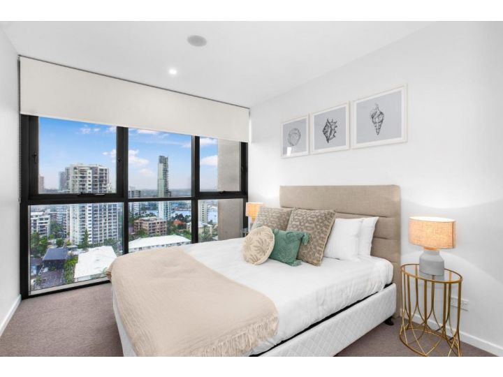Roomy Apartment with Balcony, Parking, Ocean Views Apartment, Gold Coast - imaginea 9