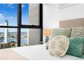 Roomy Apartment with Balcony, Parking, Ocean Views Apartment, Gold Coast - thumb 10