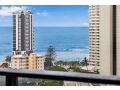 Roomy Apartment with Balcony, Parking, Ocean Views Apartment, Gold Coast - thumb 11