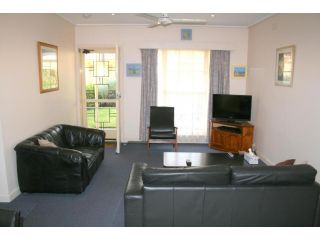 Rosebud Beach Unit 200 mt to Beach Late checkout Guest house, Rosebud - 3