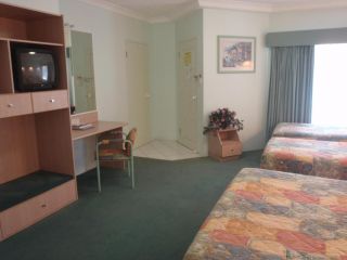 Runaway Bay Motor Inn Hotel, Gold Coast - 3