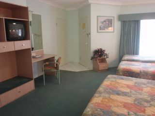 Runaway Bay Motor Inn Hotel, Gold Coast - 3