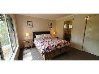 Rural retreat within a 5 minute drive to beaches and CBD. Guest house, Batemans Bay - 2