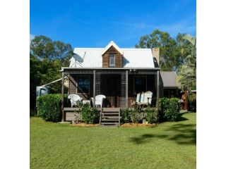Saddleback Country Cabins. Near Gin Gin Guest house, Queensland - 2