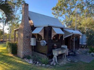 Saddleback Country Cabins. Near Gin Gin Guest house, Queensland - 3
