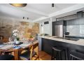 Saddlers House - Vintage Suite - Cafe Lifestyle Apartment, Hobart - thumb 2