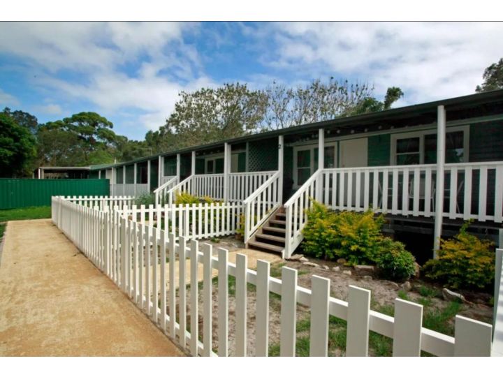 Sahara Trails Cabin 3 WiFi Air Conditioning Horse Riding and much more Guest house, Anna Bay - imaginea 13