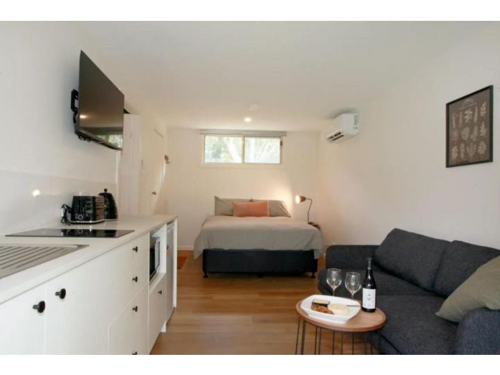 Sahara Trails Studio WiFi Air Conditioning Horse Riding and much more Guest house, Anna Bay - imaginea 4