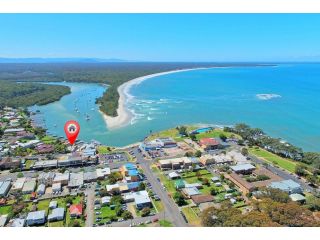 Sail On In Boatshed Guest house, Huskisson - 2