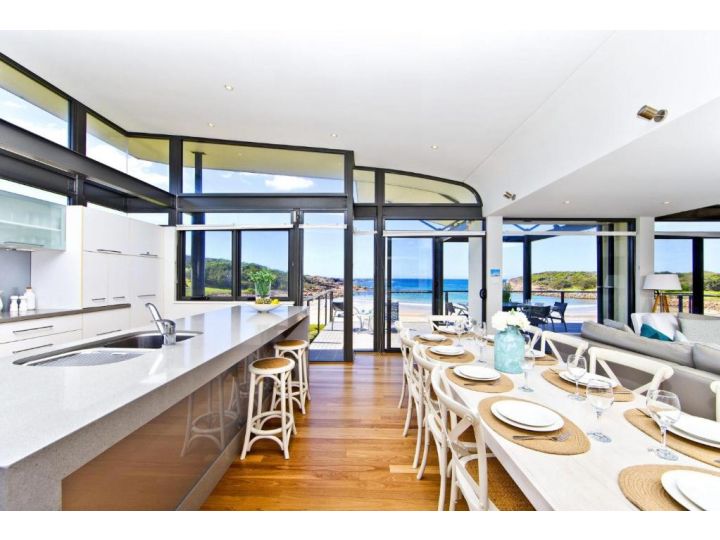 Sails on the Beachfront - Exclusive Seaside Home Guest house, Anna Bay - imaginea 6