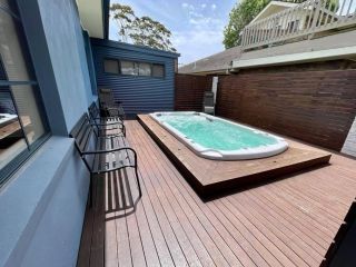 Sails to Sea - 4 Bedroom Pet Friendly Private Pool Guest house, New South Wales - 2