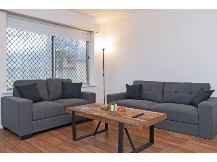 SAL001 One of the most affordable Airbnbs in town Apartment, South Australia - imaginea 1