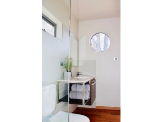 Salt Box Hideaway Apartment, Strahan - 5