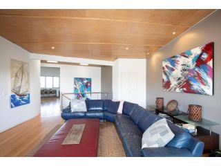 SALTWATER 1 - PENTHOUSE APARTMENT with OCEAN VIEWS Apartment, Point Lookout - 4