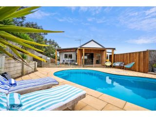 Paws Up Poolside Guest house, Rye - 1