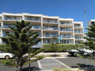 Salty Kiss Apartment, Perth - 1