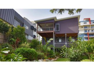Saltys Place, Pet Friendly and Close To Beach Guest house, Caloundra - 2