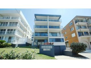 San Clemente 3 24 Orvieto Tce Apartment, Caloundra - 2