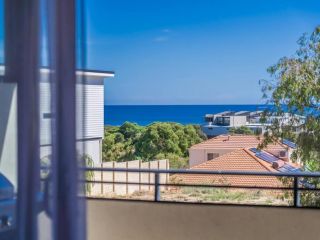 San Sebastian - 5 Bedroom Villa- walk to the beach, Stunning views - Colston & CoHosts Guest house, Wannanup - 2