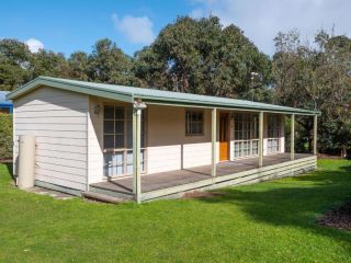 Sand Surf and Sun Guest house, Venus Bay - 1