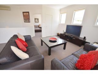 SANDPIPER 10 - Close to town Guest house, Inverloch - 2