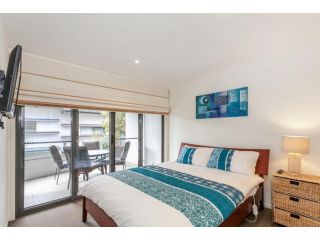 Sandy Beach One Apartment, Lorne - 5